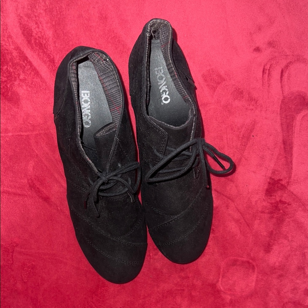BONGO Women's Wedge Ankle Black Lace-Up Boots.  Size 10.  Like new.